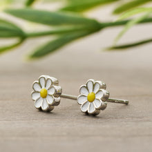 Load image into Gallery viewer, Little Daisy Studs