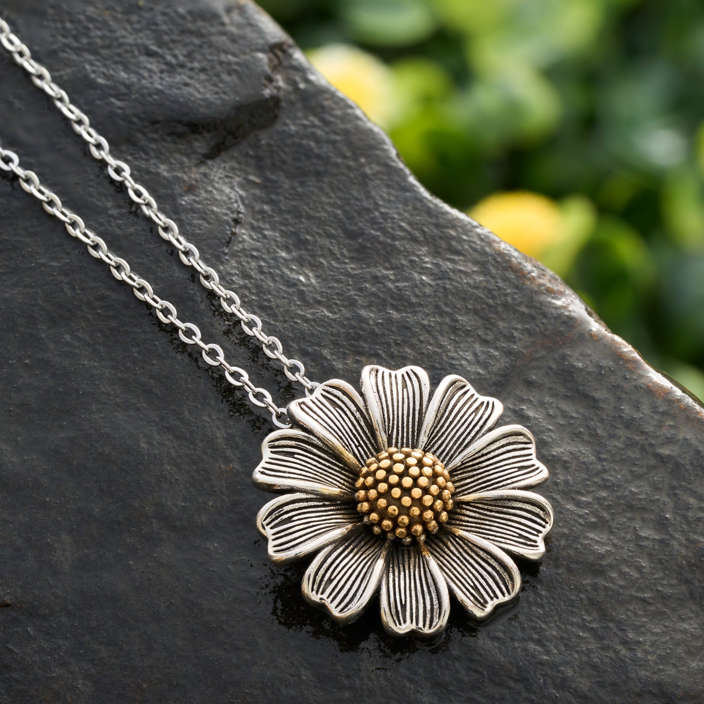 Vintage Daisy Necklace