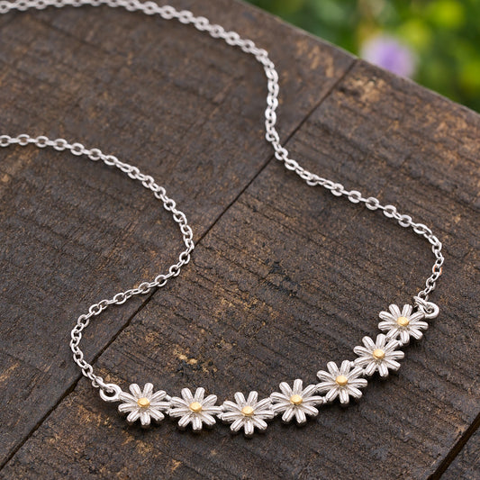 Delicate Daisy Necklace
