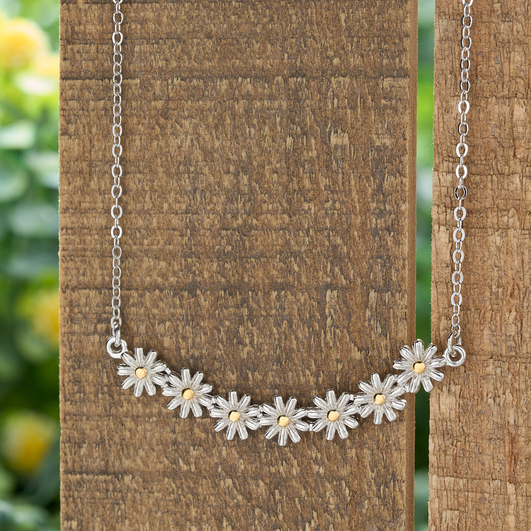 Delicate Daisy Necklace
