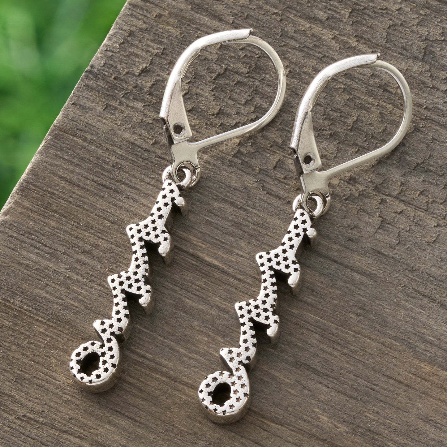 Vintage 1776 Leverback Earrings