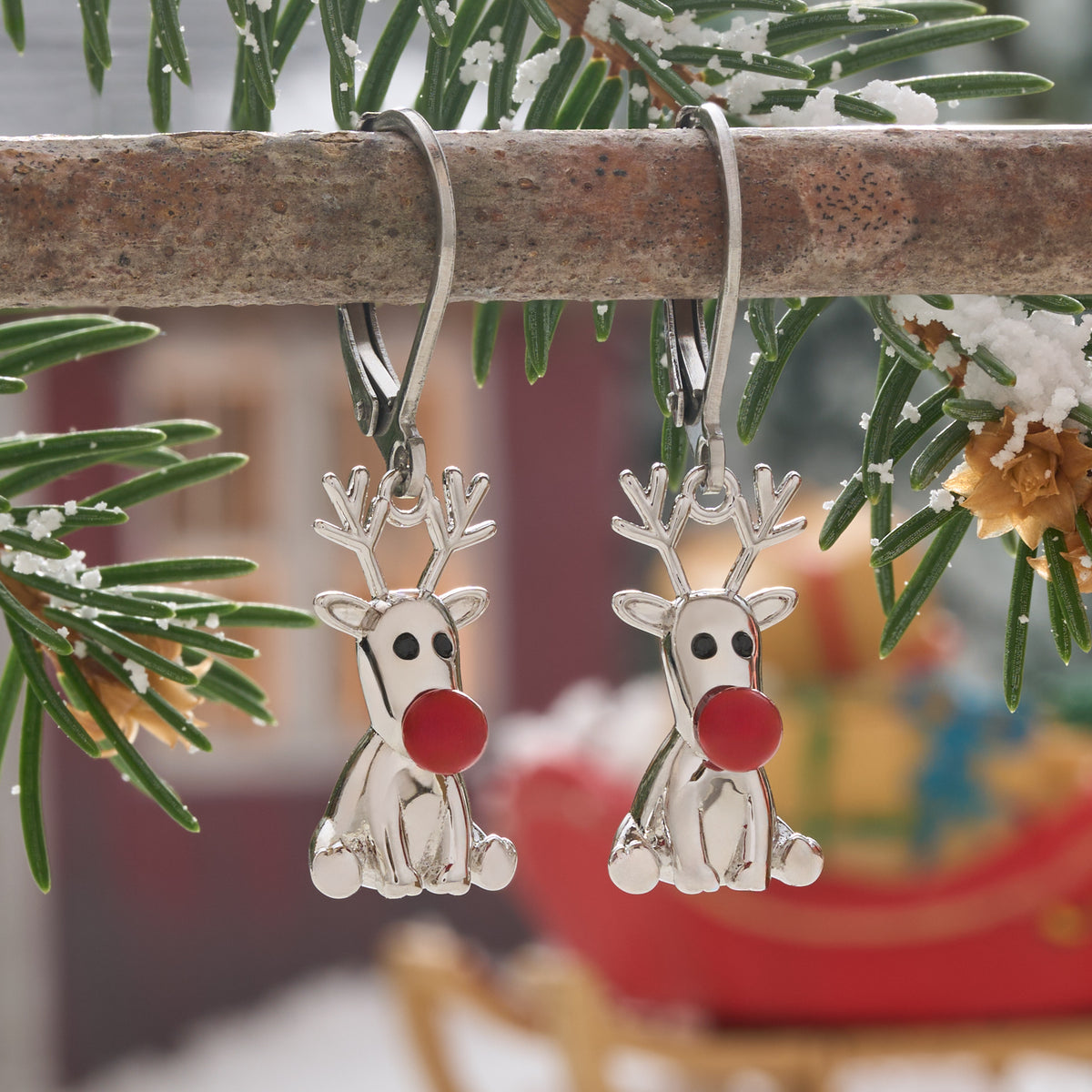 Sitting Reindeer Gift Set (Leverbacks)