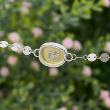 Load image into Gallery viewer, Glass Bee Bracelet