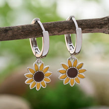 Load image into Gallery viewer, Little Sunflower Earrings