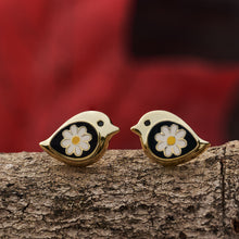 Load image into Gallery viewer, Gold Daisy Birdie Studs - Medium