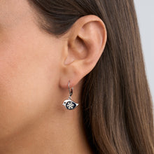 Load image into Gallery viewer, Leverback Daisy Birdie Earrings