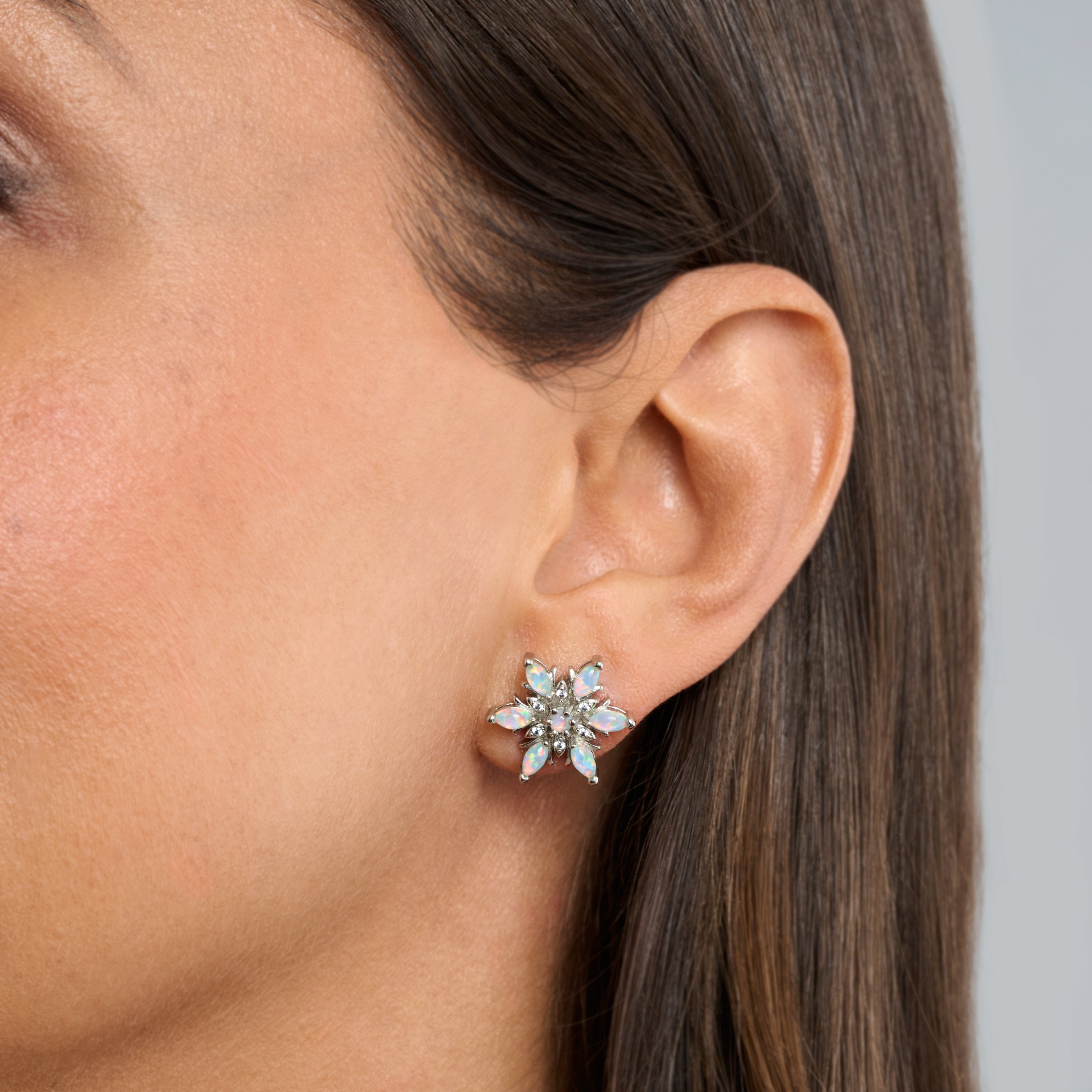 Orecchini A Perla Gemshadow In Argento 925, Design Fiocco Di Neve, Con Zirconi E Perla Coltivata 8-9mm. Eleganti E Ipoallergenici.