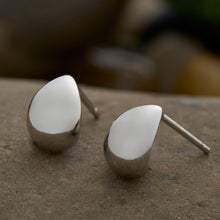 Load image into Gallery viewer, Sterling Silver Waterdrop Studs