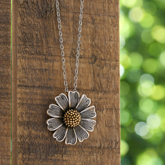 Vintage Daisy Necklace