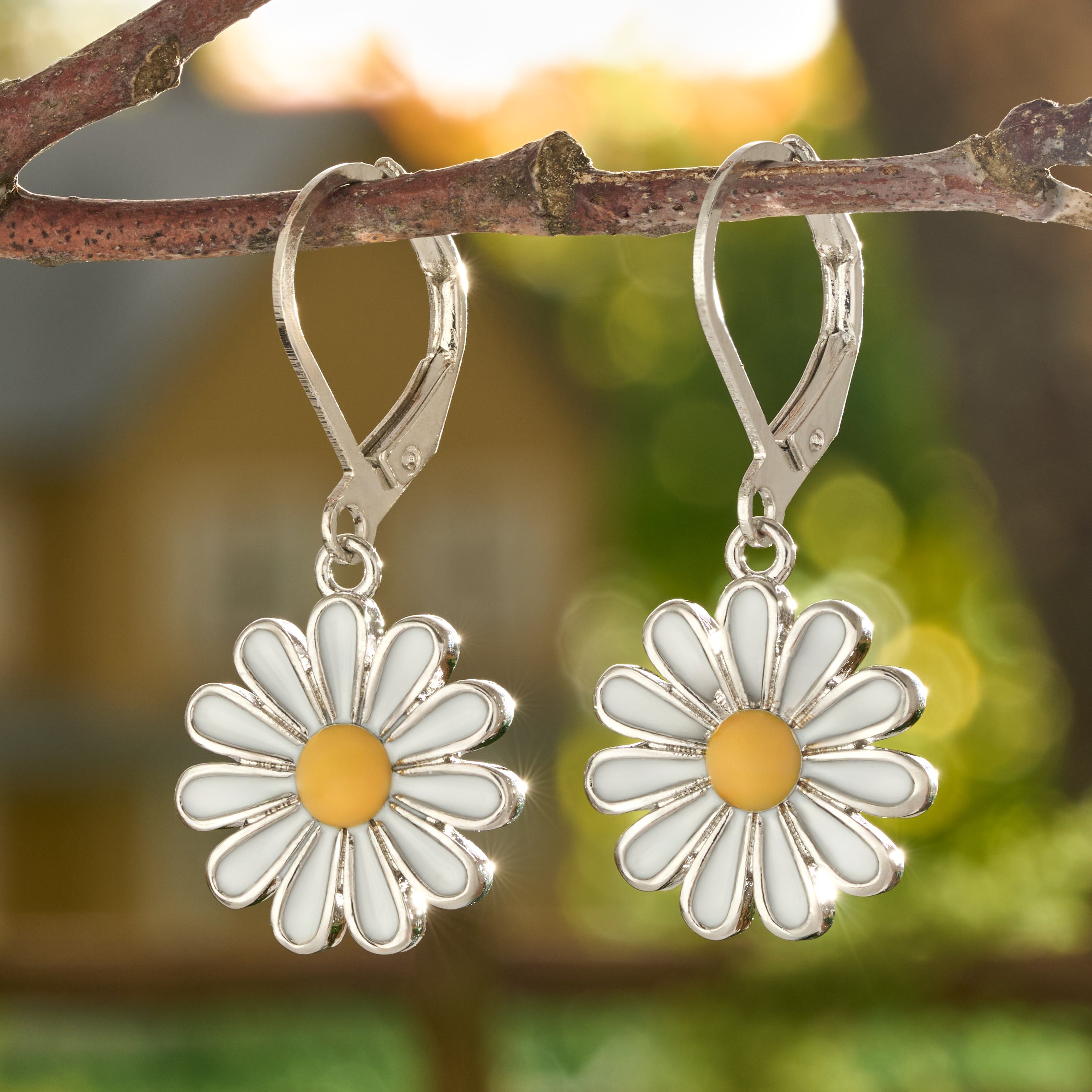 快適グッズ・旅行小物 revolution Earrings White Daisy Leverback Earrings – Floral Jewelry – Chadds Ford Jewelry