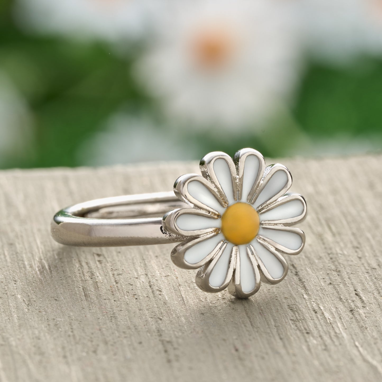 White Daisy Ring