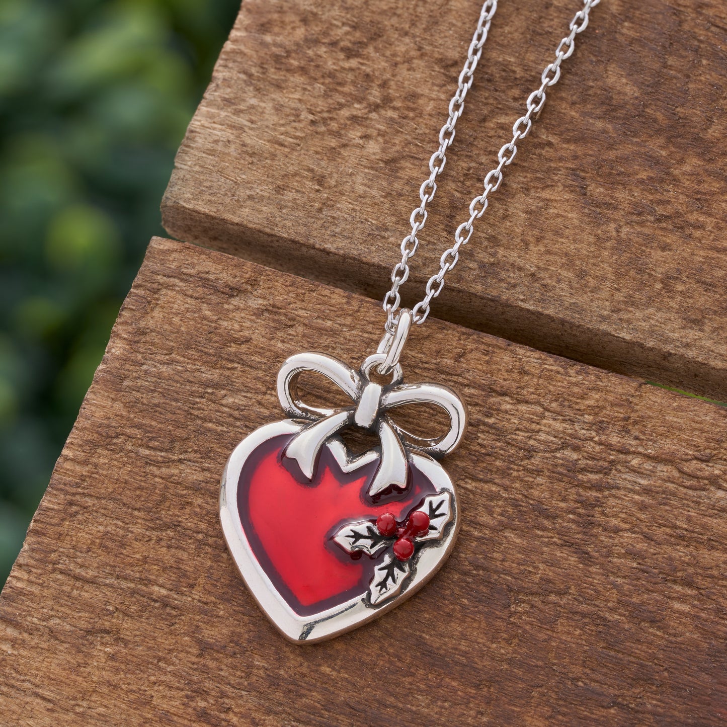 Red Enamel Holly Heart Bow Gift Set