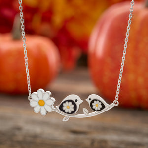 Daisy Eternal Bond Birdie Necklace