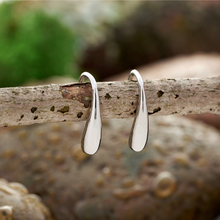 Load image into Gallery viewer, Sterling Silver Waterdrop Earrings