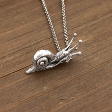 Load image into Gallery viewer, Vintage Snail Necklace